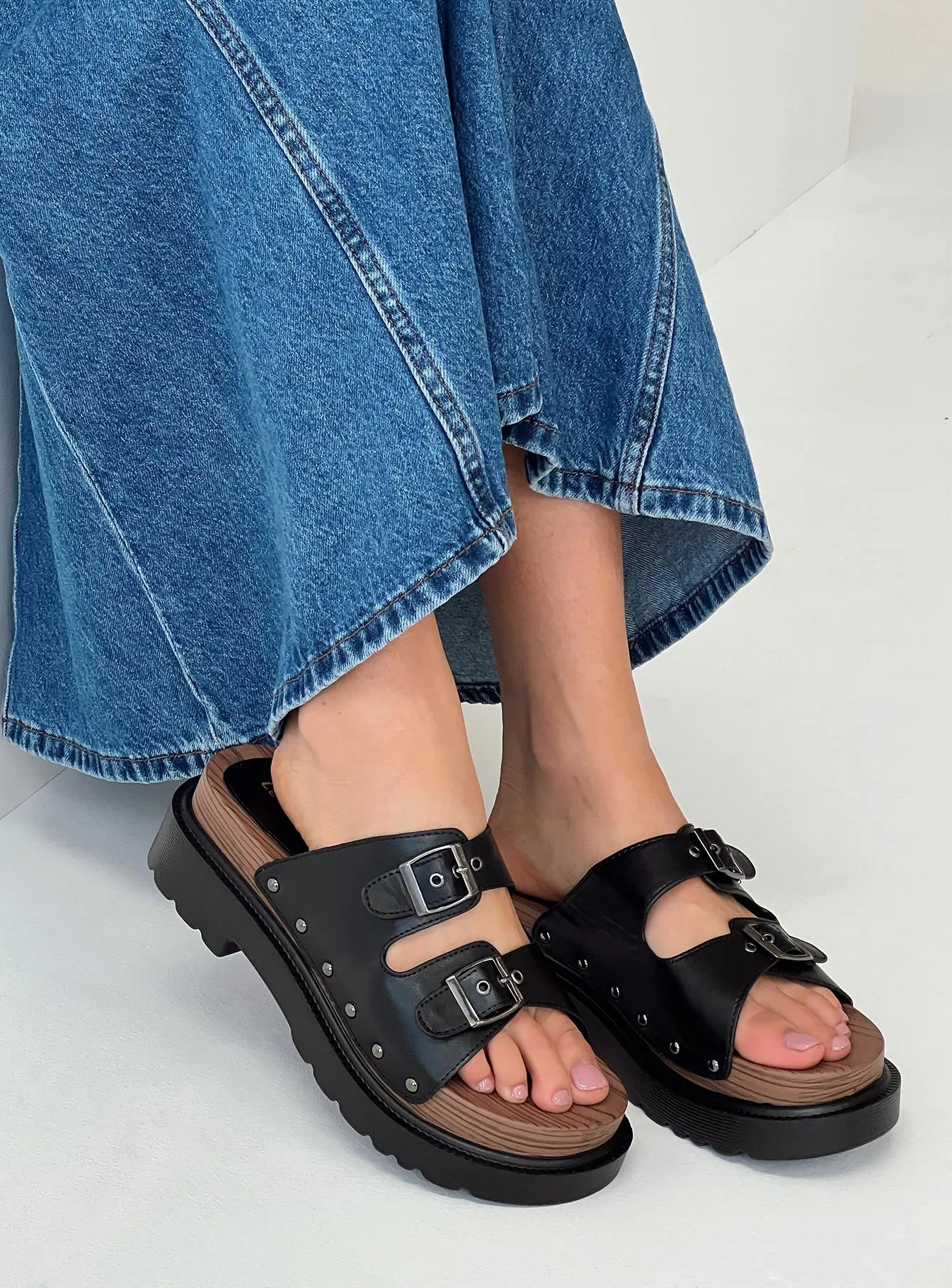 Joskaa Slow Motion Sandals Black