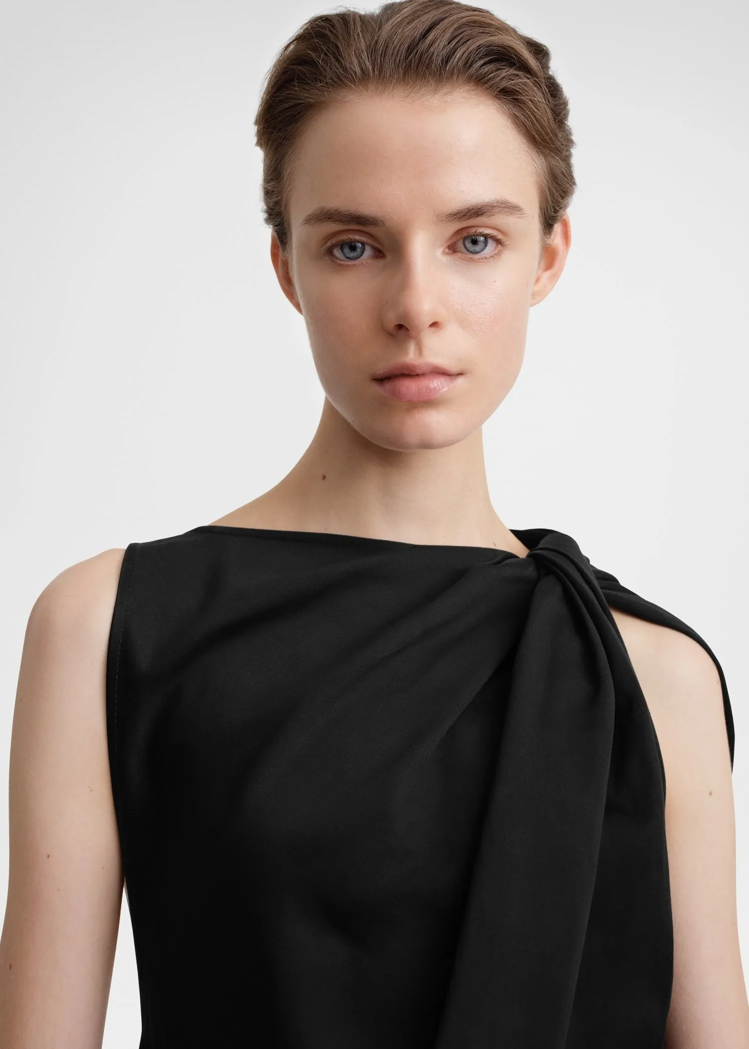 Shoulder-twist dress black